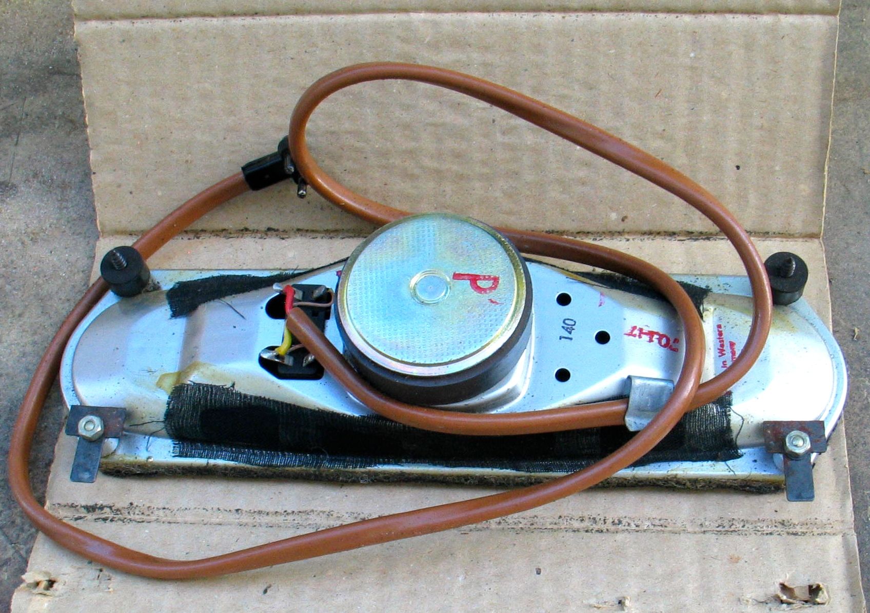 Mercedes becker dash speaker